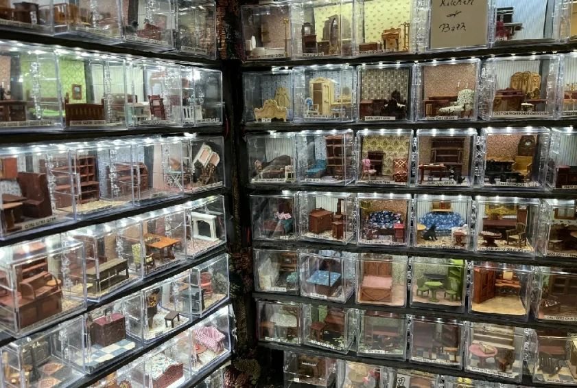 Miniature Dollhouse Furniture & Accessories 2