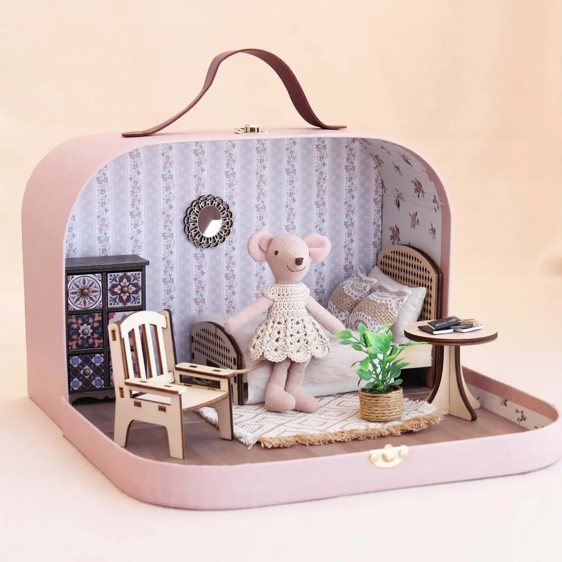 Dollhouse Suitcase With Wooden Bedroom